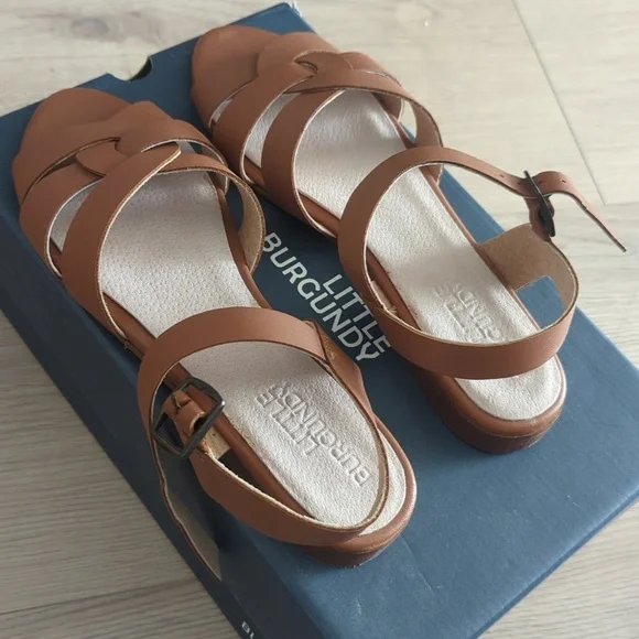 Sandals - Picture 1 of 3